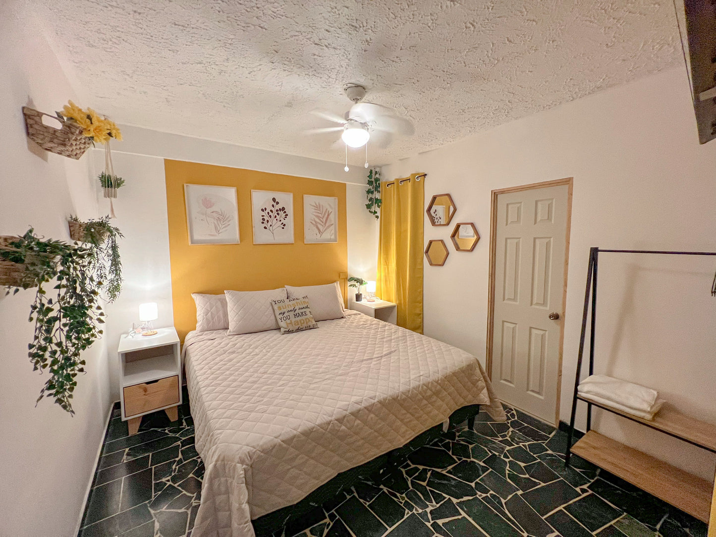 Oasis Amarillo: Habitación con cama King, AC y baño privado